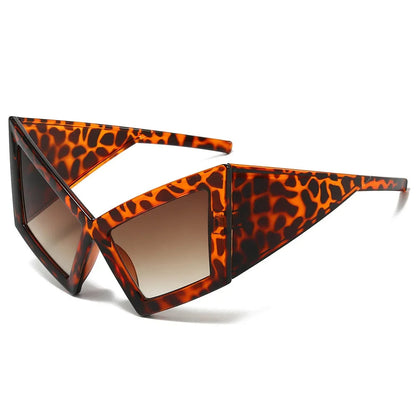 Oversized Cat Eye Sunglasses for Women – Retro Red Gradient UV400 Shades with Wide Legs for Stylish Outdoor Protection