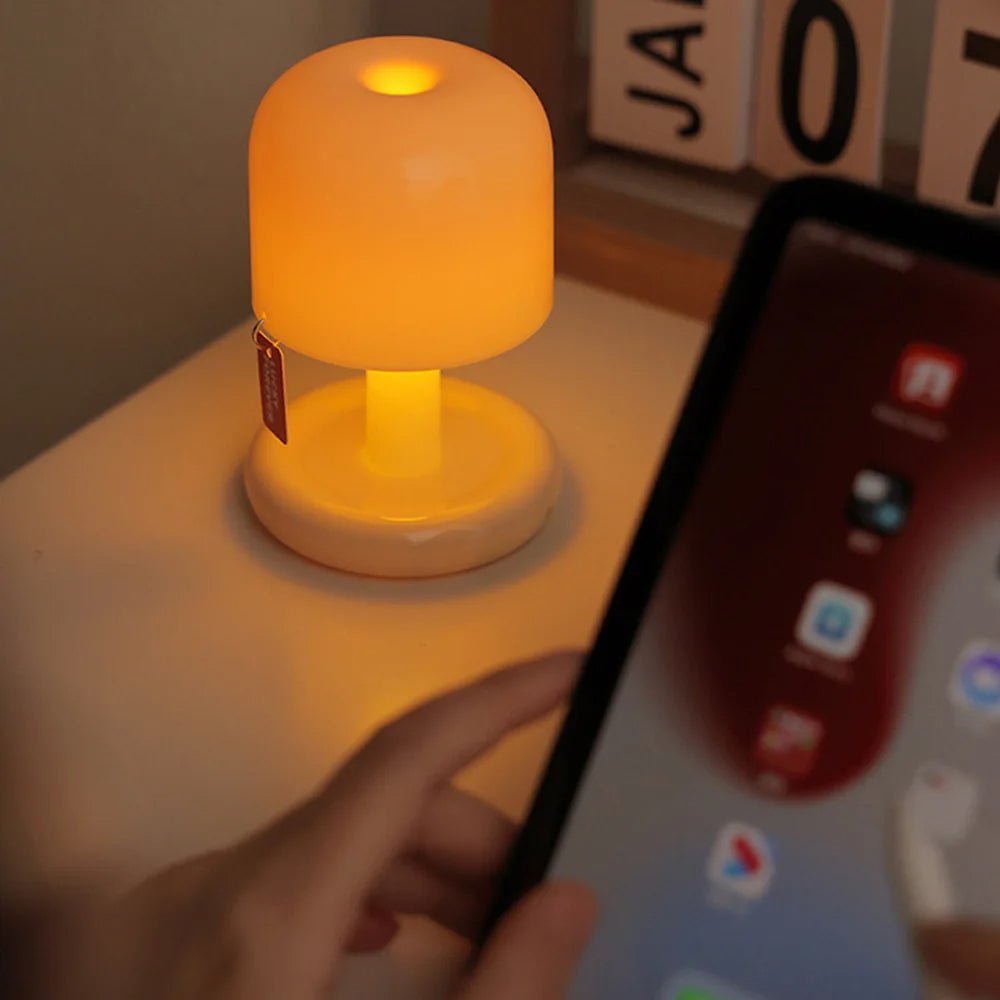 Mini LED Mushroom Table Lamp – USB Rechargeable Sunset Glow for Cozy Bedroom and Hotel Décor