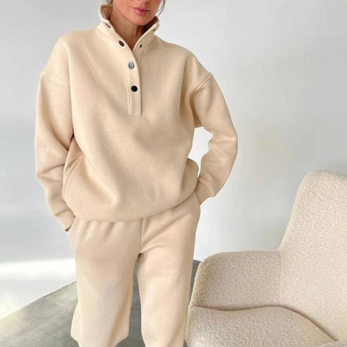 Oversized Hooded Tracksuit Set – 2 Piece Fashion Pullovers & Pants for Casual Streetwear Looks
