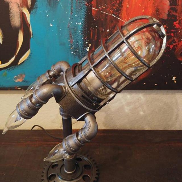 Steampunk Rocket Ship Lamp – Retro Glow Meets Industrial Design
