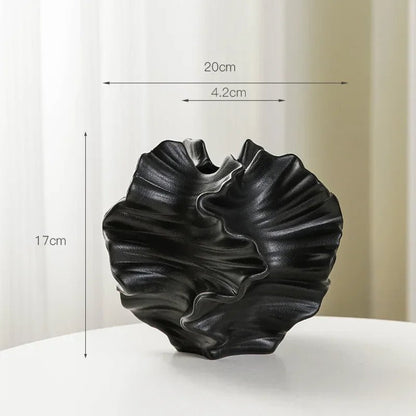 Nordic Ceramic Vase with Irregular Curves – Petal-Inspired Design for Stunning Flower Arrangements and Chic Home Décor