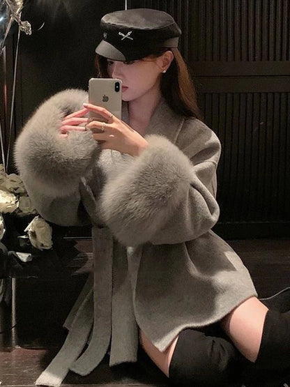 Office Lady Real Wool Coat – Chic Fur Patchwork Overcoat with Long Sleeves for a Sophisticated Autumn & Spring Look. A Must-Have Statement Jacket