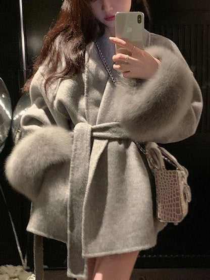 Office Lady Real Wool Coat – Chic Fur Patchwork Overcoat with Long Sleeves for a Sophisticated Autumn & Spring Look. A Must-Have Statement Jacket