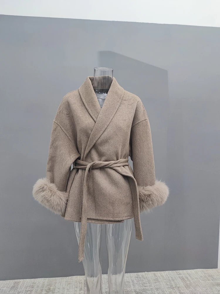 Office Lady Real Wool Coat – Chic Fur Patchwork Overcoat with Long Sleeves for a Sophisticated Autumn & Spring Look. A Must-Have Statement Jacket