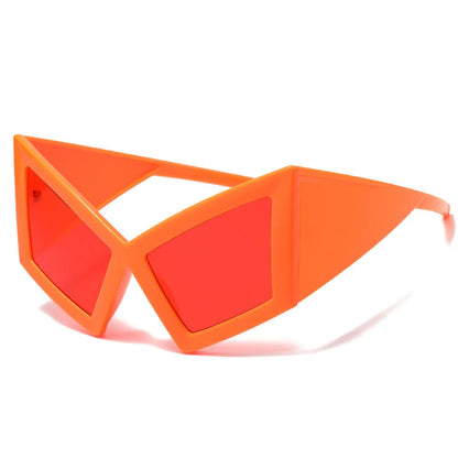 Oversized Cat Eye Sunglasses for Women – Retro Red Gradient UV400 Shades with Wide Legs for Stylish Outdoor Protection