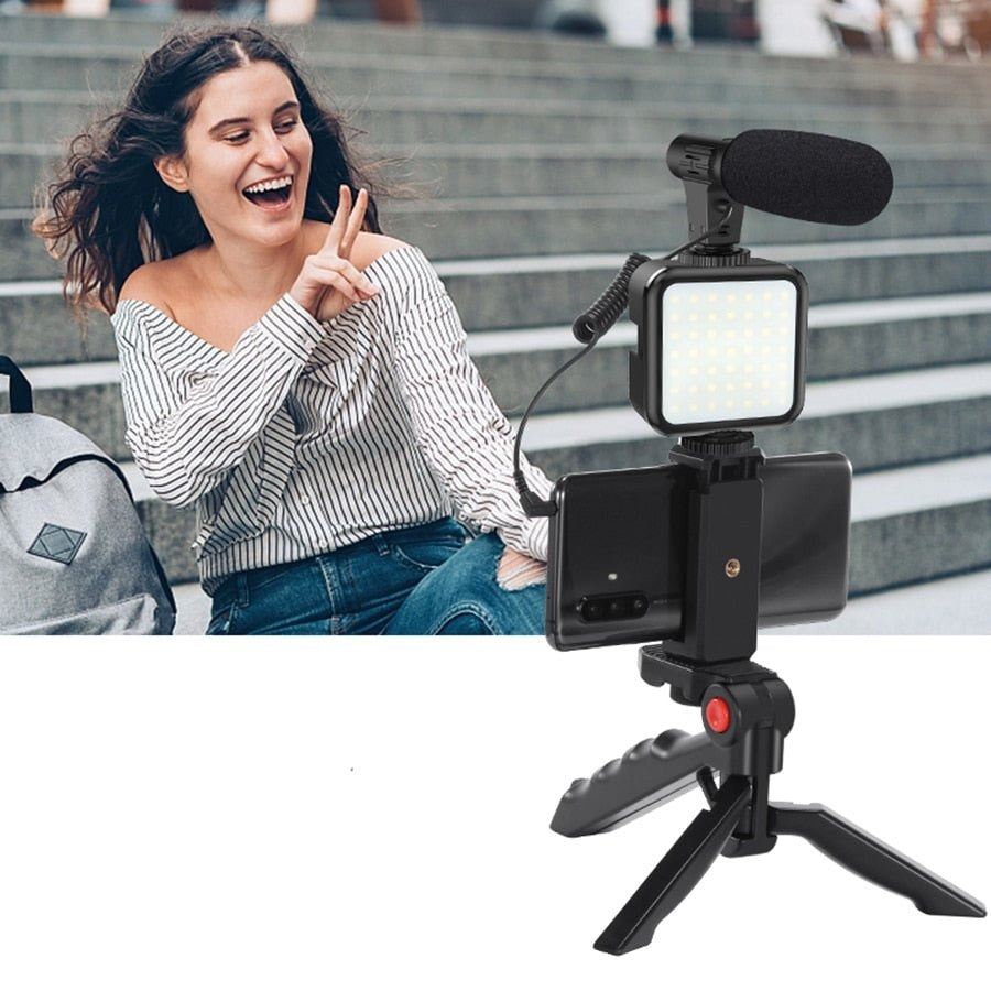 Phone Vlogging Kit – Remote Control, LED Light & Shotgun Microphone