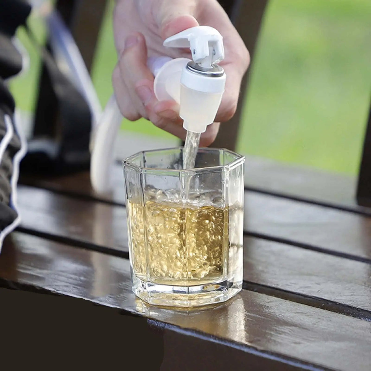 Plum Wheat Portable Backpack Dispenser – 6L Dual Shot Beverage Companion for Beer, Cocktails & More