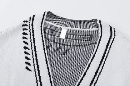 Printed Graffiti V-Neck Knitted Cardigan – Oversized Single-Breasted Jacket for Chic Autumn & Winter Fashion