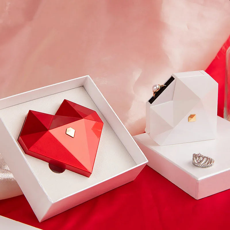 Heart-Shaped Surprise Diamond Ring Box – Automatic Jewelry Display for Romantic Proposals