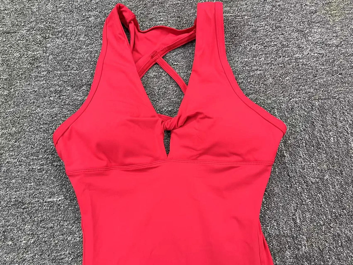 Sporty Sleeveless Women’s Fitness Jumpsuit – V-Shaped Back Design Jumpsuit, Gym-Ready Overalls Set for Yoga, Running & Workout in Bold Colors