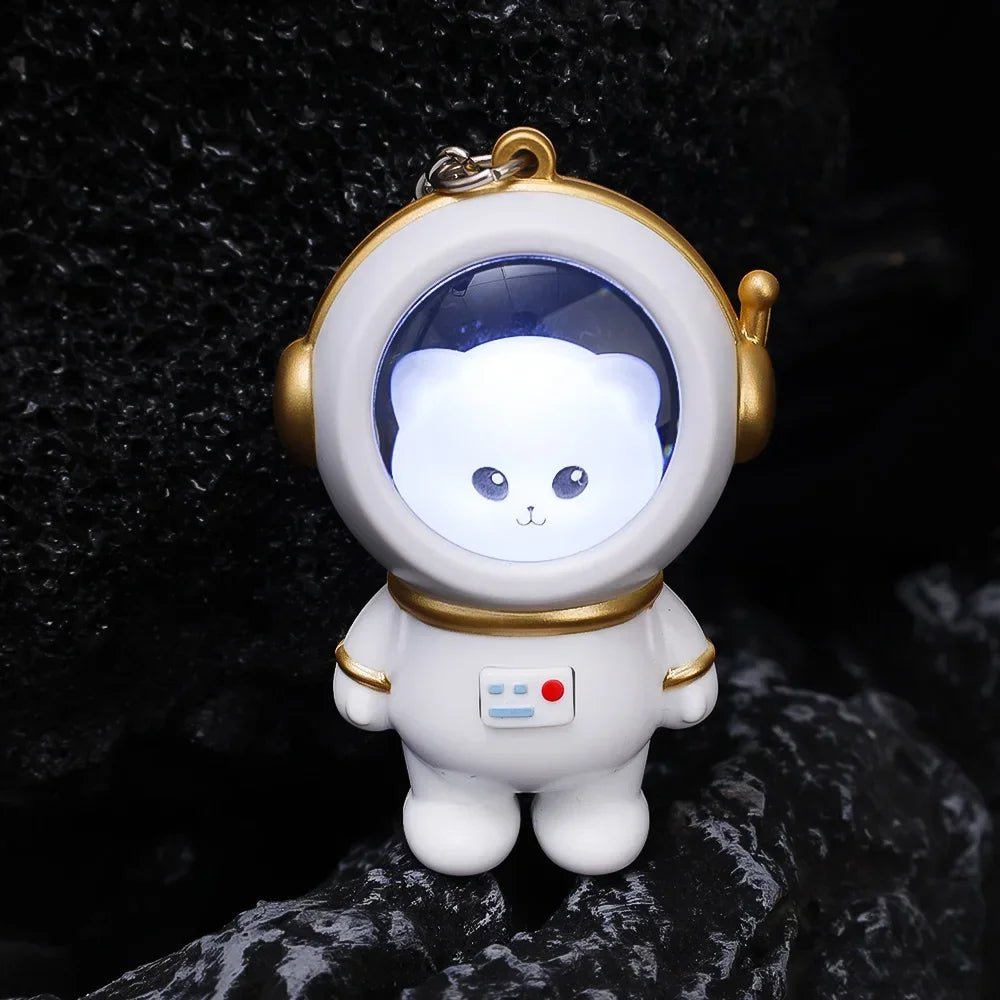 Spaceman Light Glowing Keychain – Adorable Space Bear with Starry Night Light! Perfect Bag Charm & Luminous Accessory for Dreamy Adventures