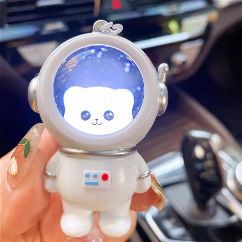 Spaceman Light Glowing Keychain – Adorable Space Bear with Starry Night Light! Perfect Bag Charm & Luminous Accessory for Dreamy Adventures
