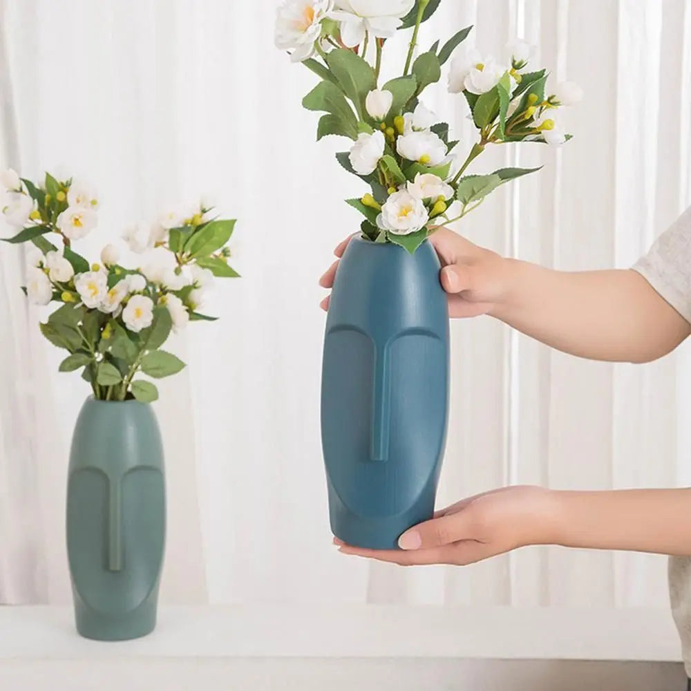 Abstract Face Nordic Plastic Flower Vase – Shatterproof Modern Pot for Bold Floral Displays & Artistic Home Styling