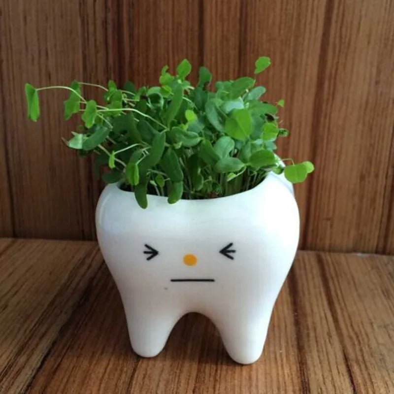 Tooth-Shaped Ceramic Vase – Perfect for Flowers, Pens, or Planters - A Charming Gift for Dentists and Home Décor Delight