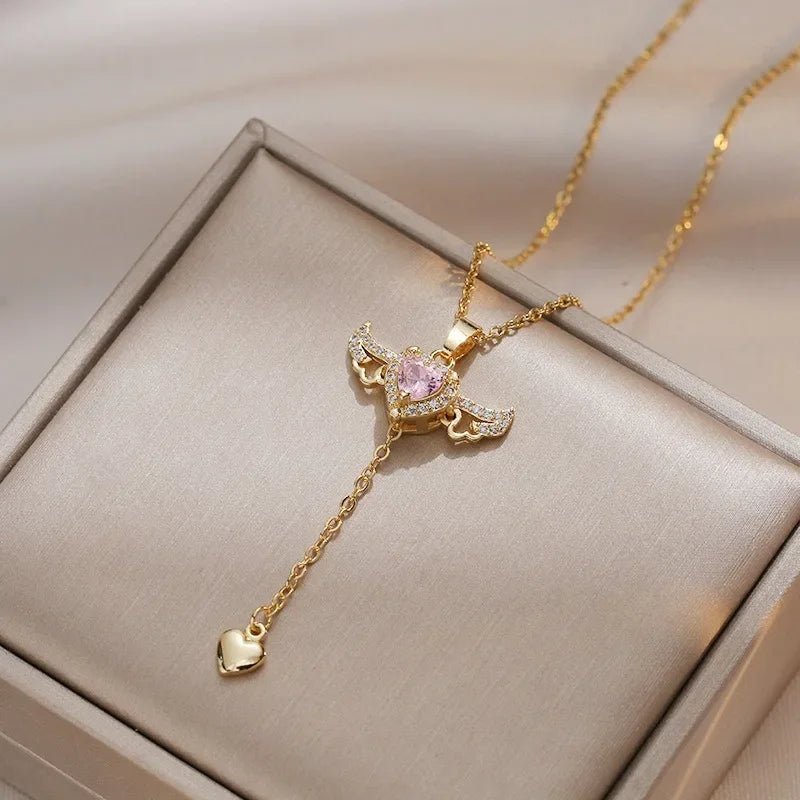 Wing Pendant Necklace with Pink Heart-Shaped Zircon – Elegant Clavicle Chain for Perfect Date Night Style