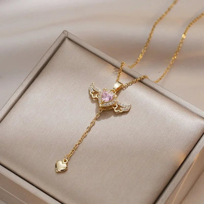 Wing Pendant Necklace with Pink Heart-Shaped Zircon – Elegant Clavicle Chain for Perfect Date Night Style